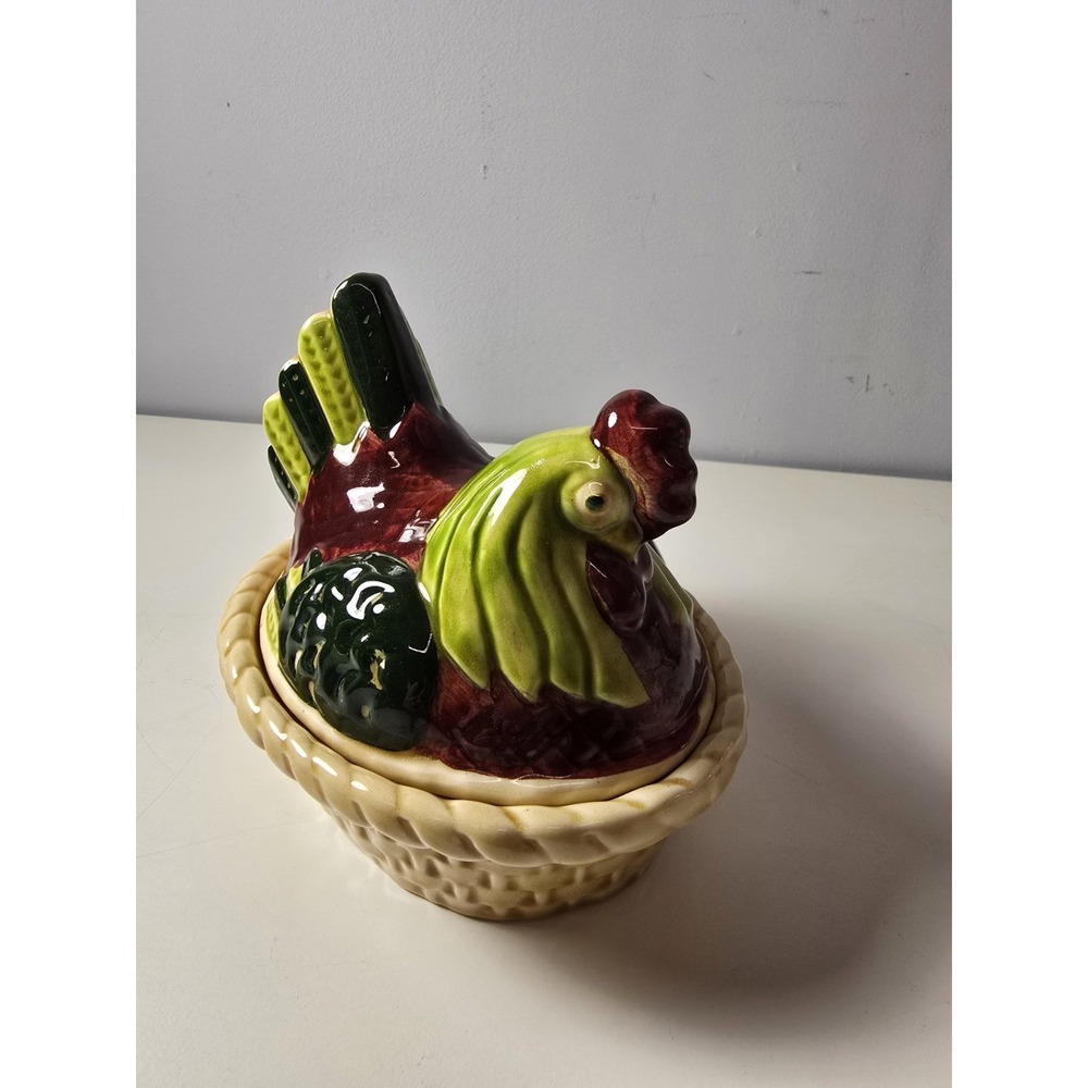 Vintage Small Hen on Nest Covered Dish Metlox Poppytrail Provincial Vernon